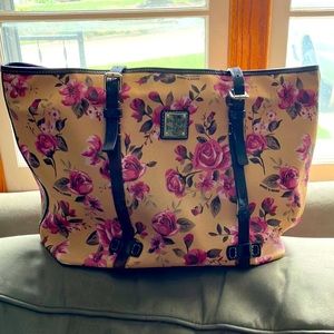 Dooney & Bourke large tote 👜